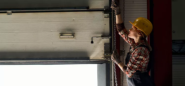 Addressing Common Garage Door Stoppage Issues in Daphne, AL